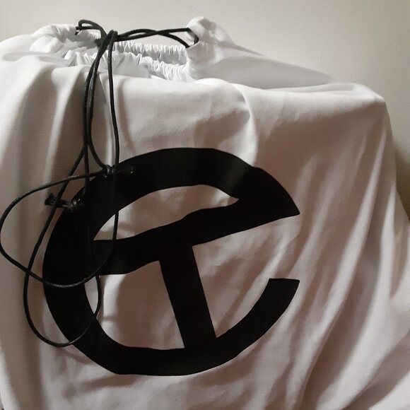 Large new Telfar bubble bag - Picture 7 of 7